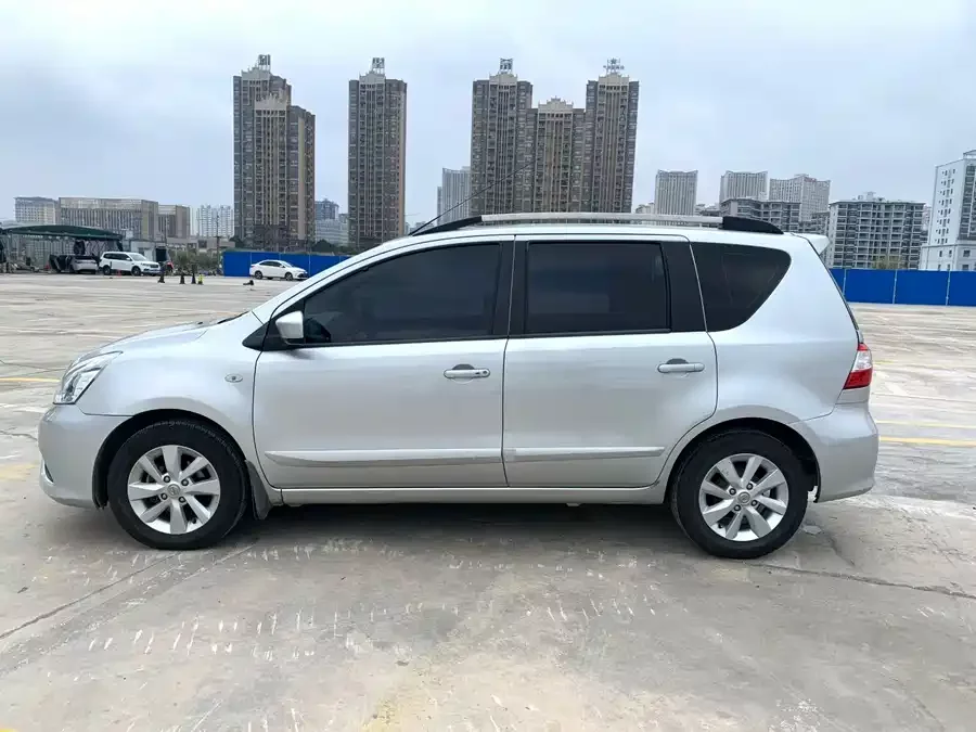 Nissan Livina