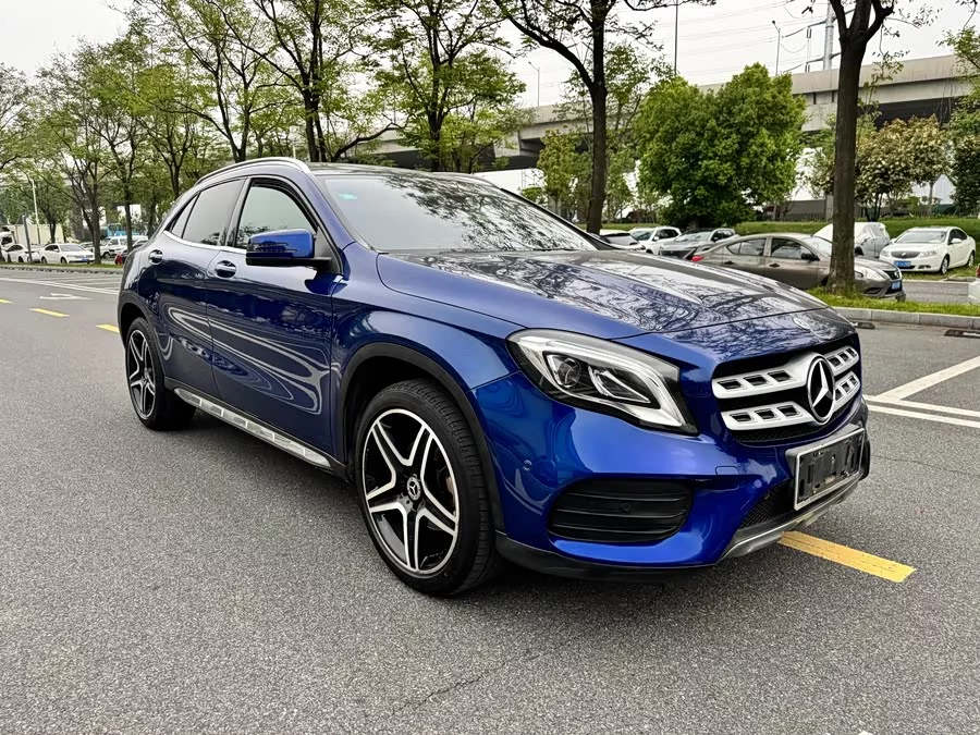 Mercedes Benz GLA
