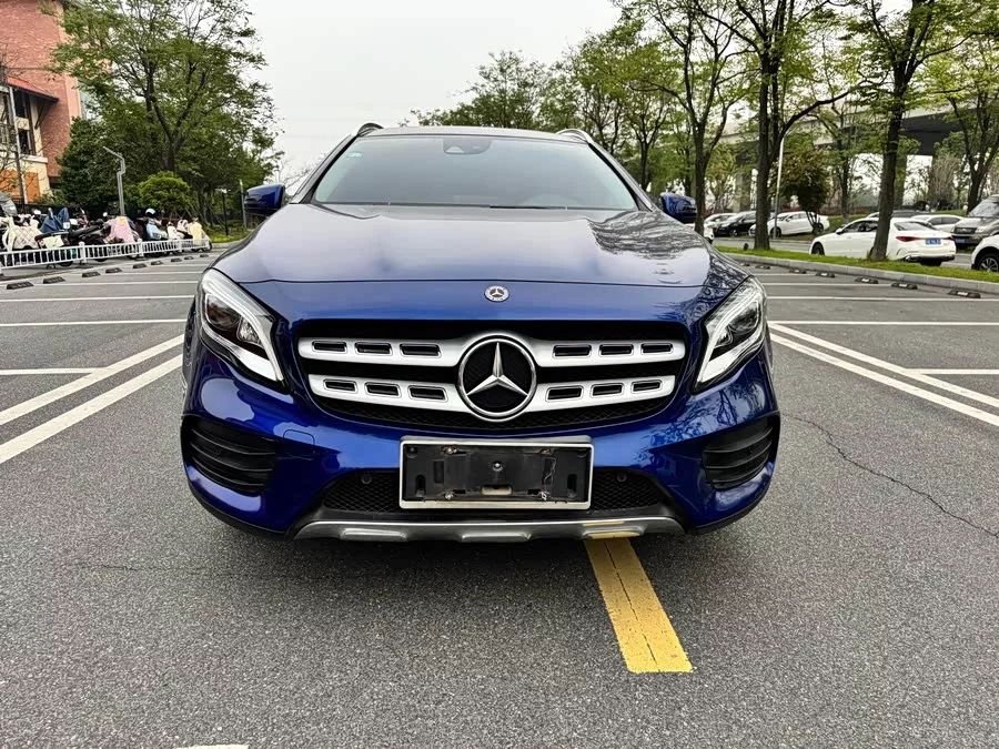 Mercedes Benz GLA