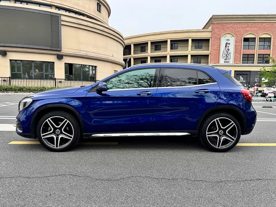 Mercedes Benz GLA
