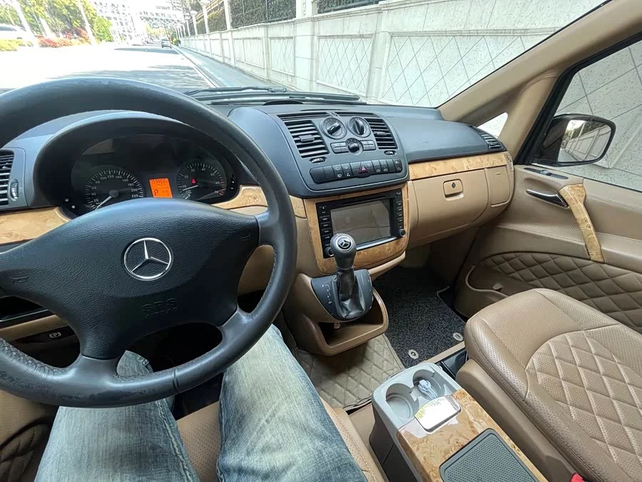Mercedes Benz Vito