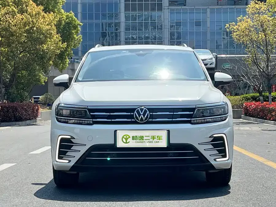 Volkswagen Tiguan L plug-in hybrid