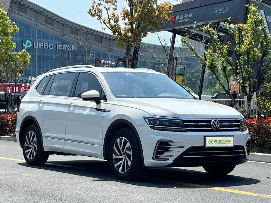 Volkswagen Tiguan L plug-in hybrid