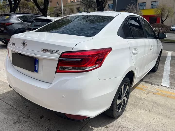 Toyota YARiS L Enjoy