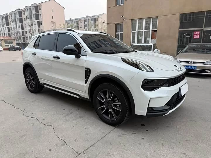 Lynk & Co 01