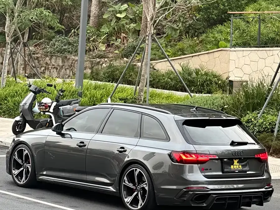 Audi RS 4