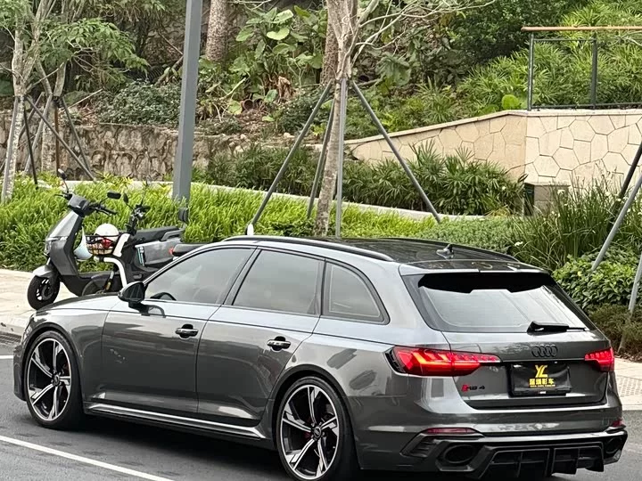 Audi RS 4