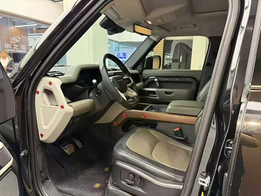 Land Rover guard