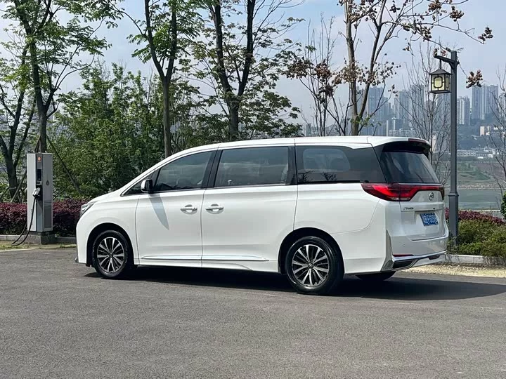 GAC Trumpchi M8