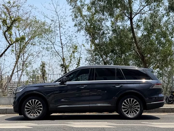 Lincoln aviator