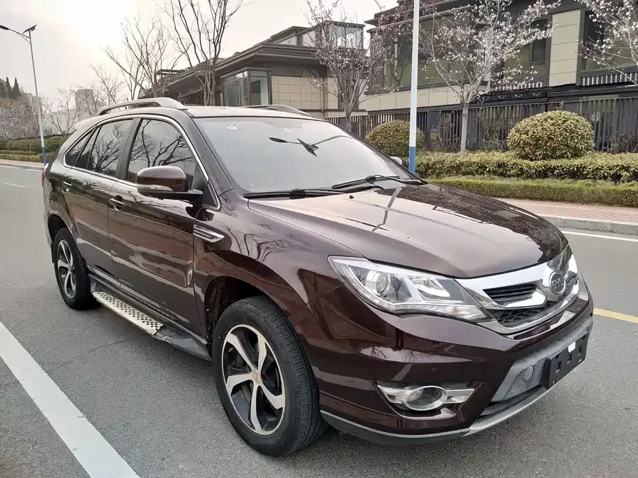 BYD S7