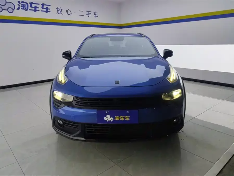 Lynk & Co 02