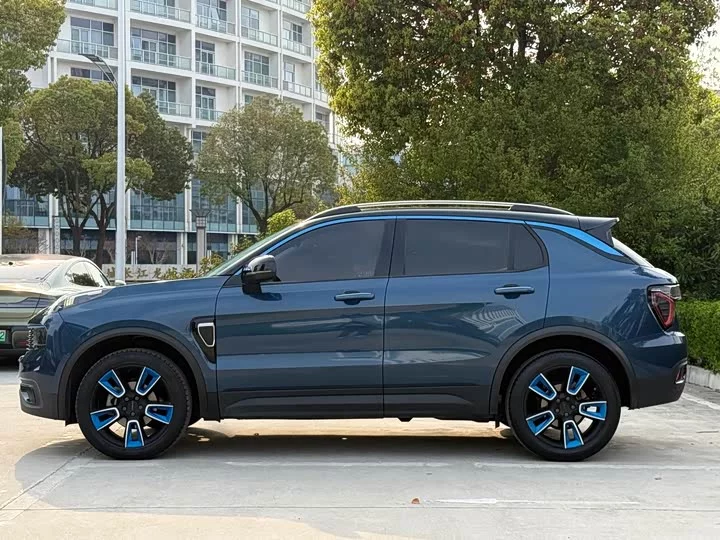 Lynk & Co 01