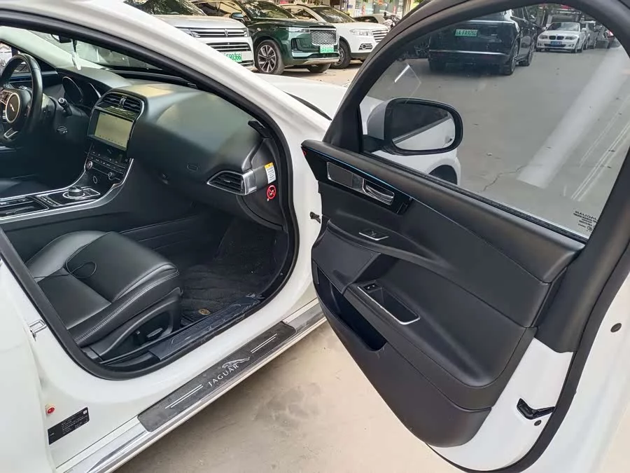 Jaguar XEL