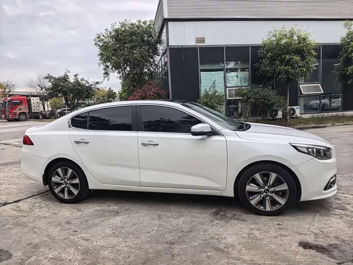 kia K4