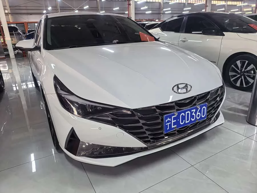 Hyundai Elantra