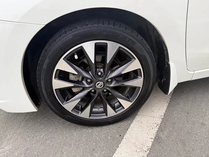 Nissan bluebird