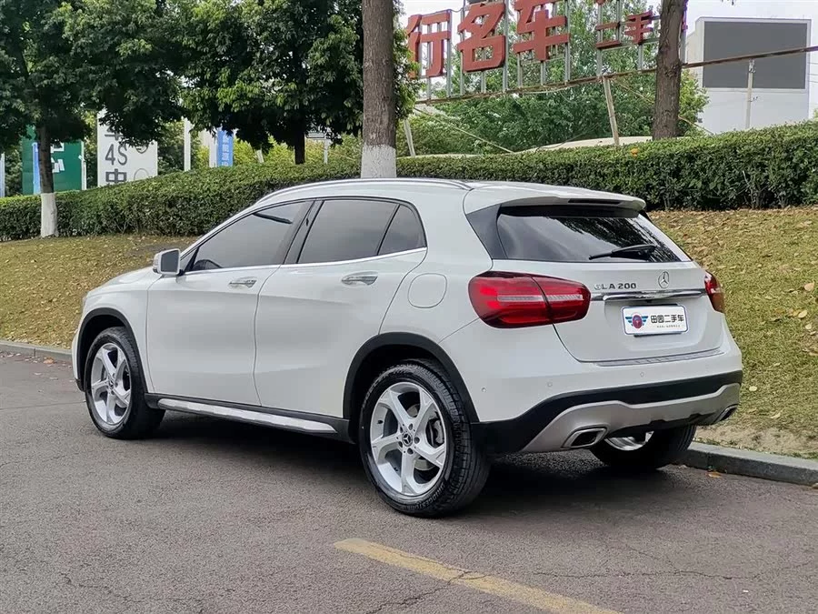 Mercedes Benz GLA