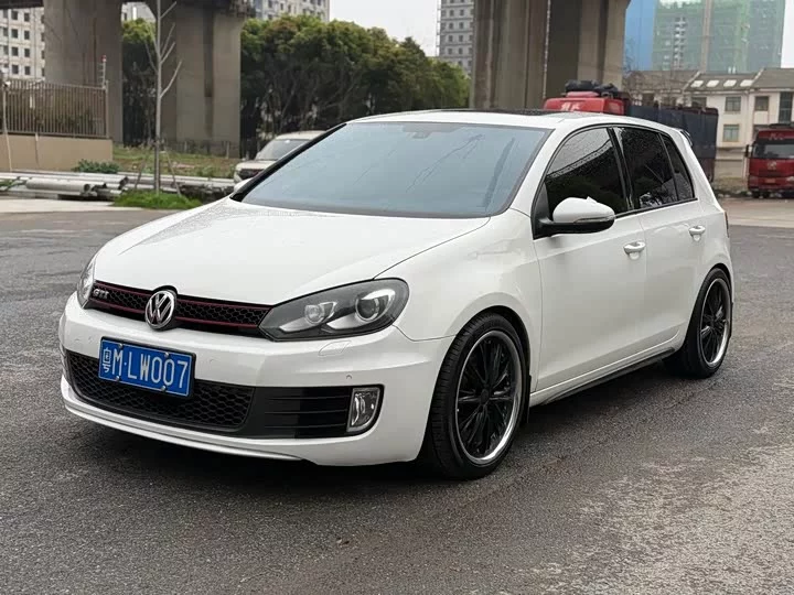 Volkswagen Golf GTI