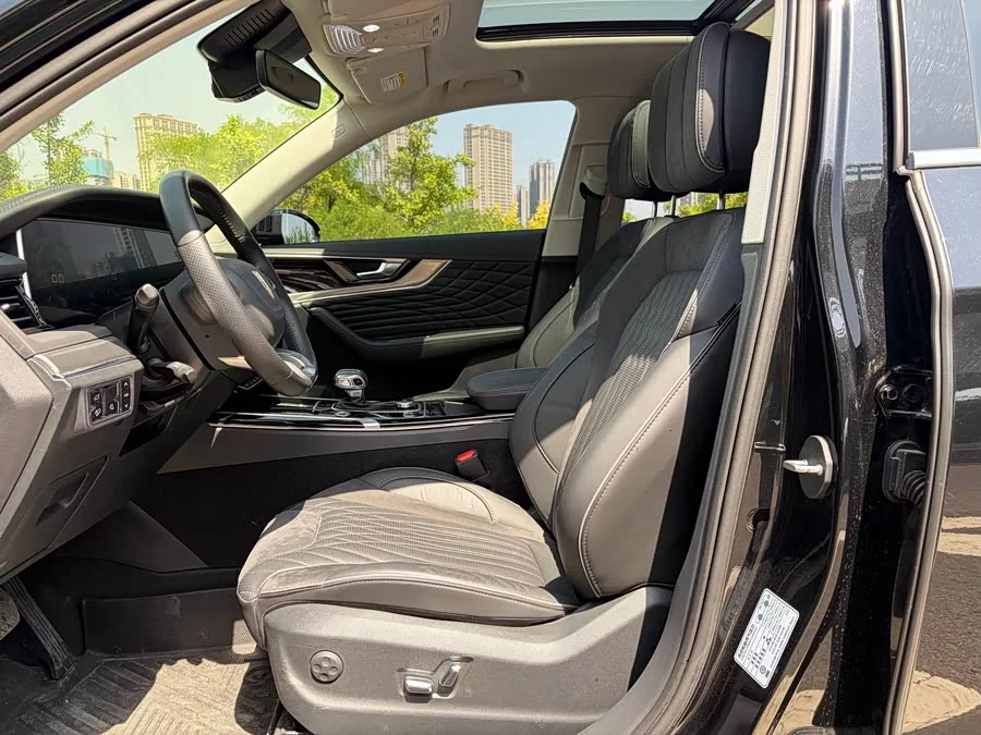 Hongqi HS5