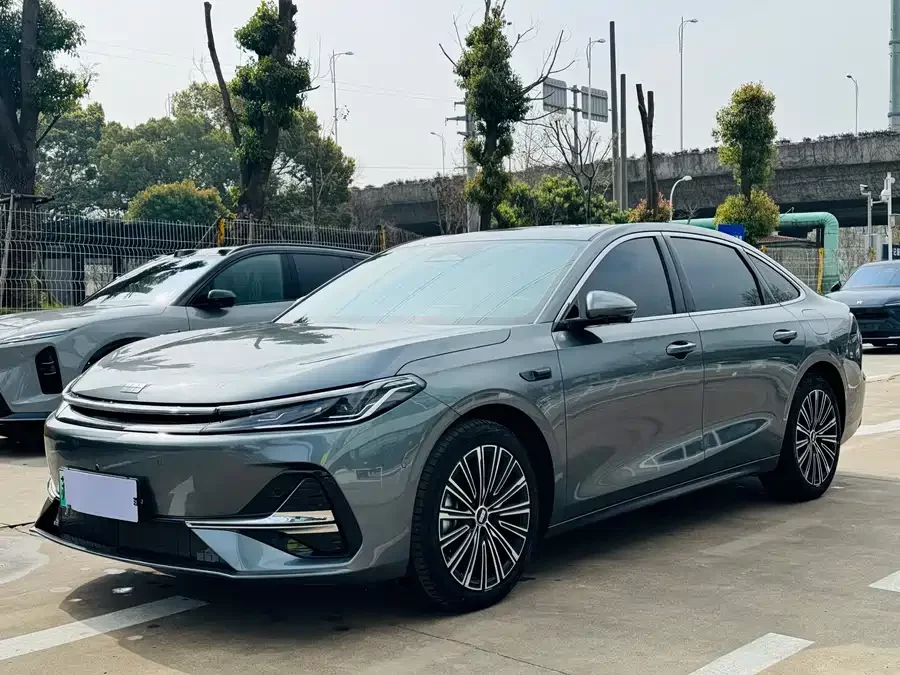 Geely Galaxy A7 EM