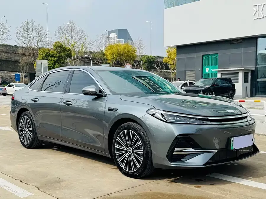 Geely Galaxy A7 EM