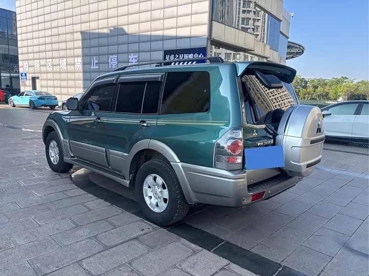 Mitsubishi Pajero