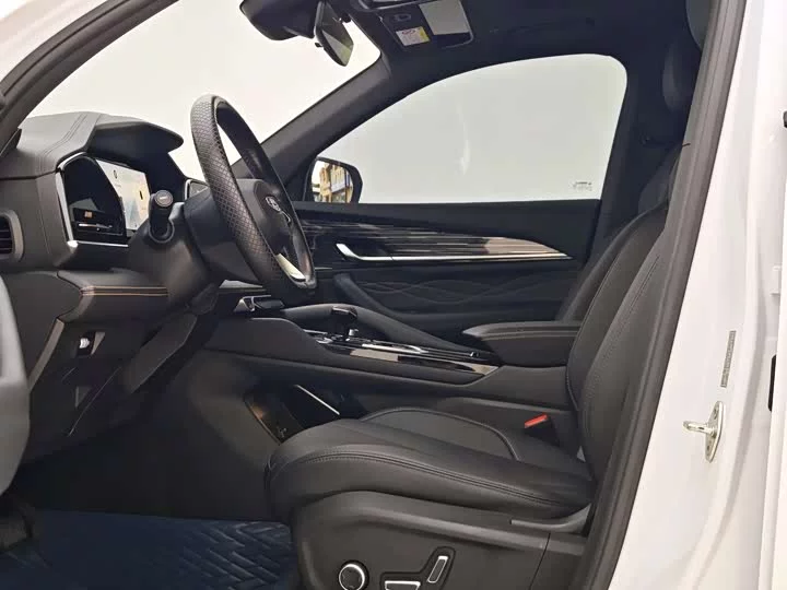 Geely Xingyue L
