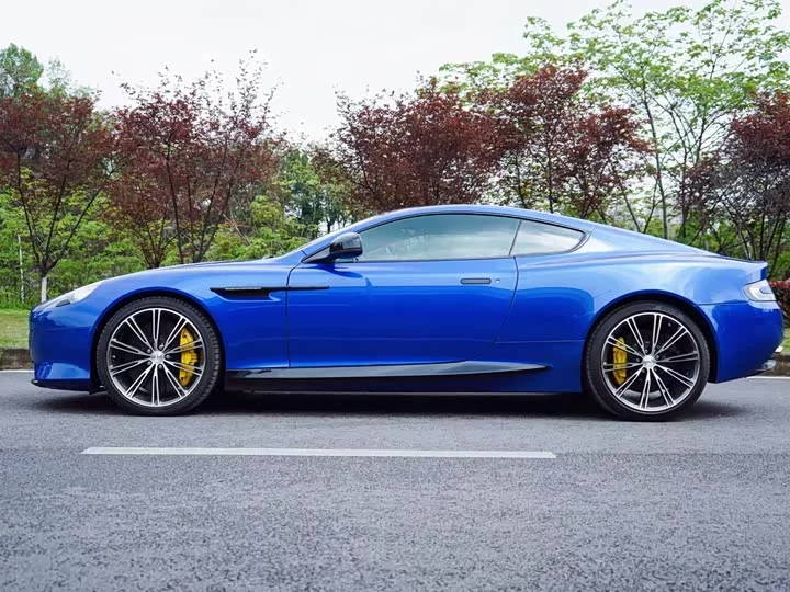 Aston Martin Virage