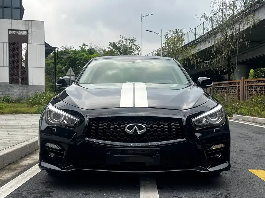 Infiniti Q50L