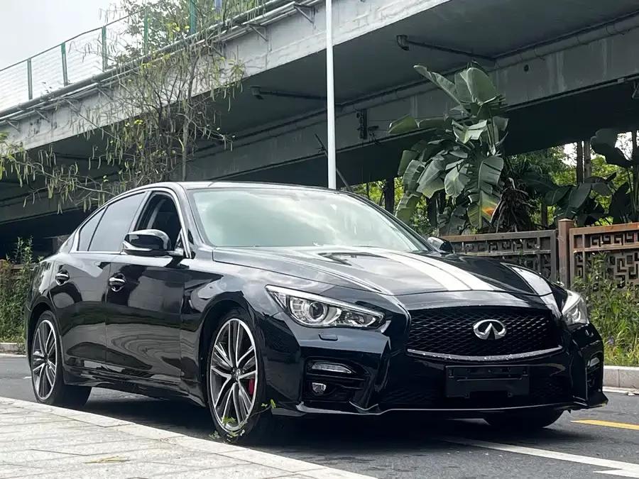 Infiniti Q50L