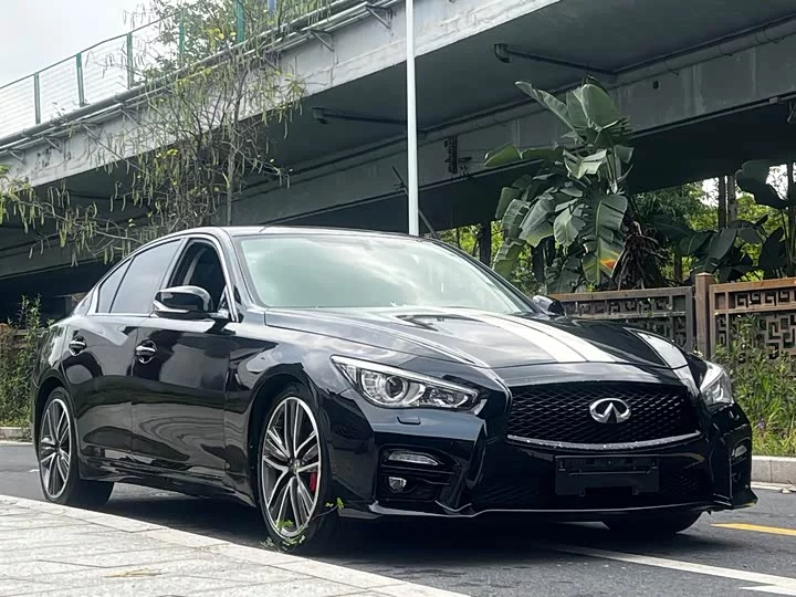 Infiniti Q50L
