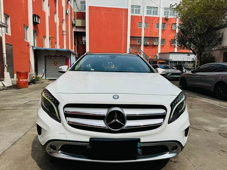 Mercedes Benz GLA
