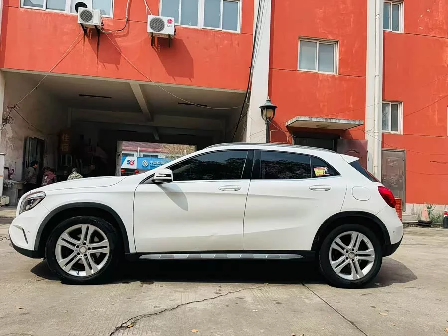 Mercedes Benz GLA