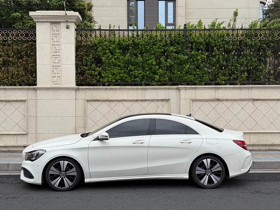 Mercedes-Benz CLA