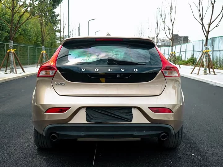 Volvo V40
