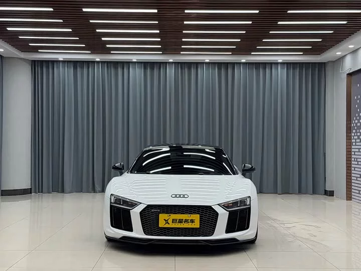 Audi R8