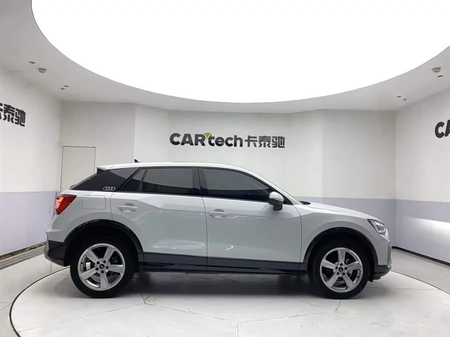 Audi Q2L