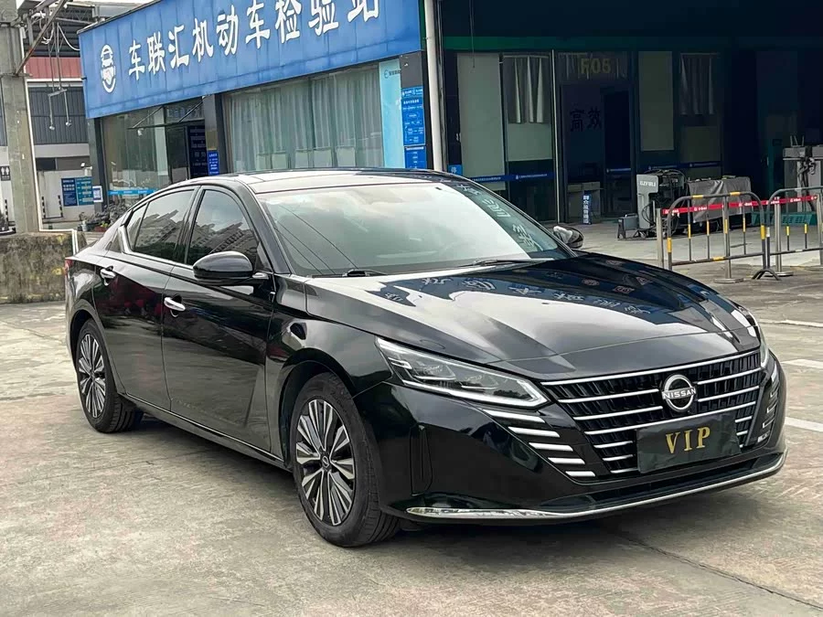 Nissan Teana