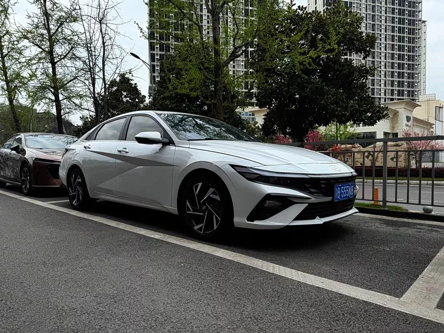 Hyundai Elantra