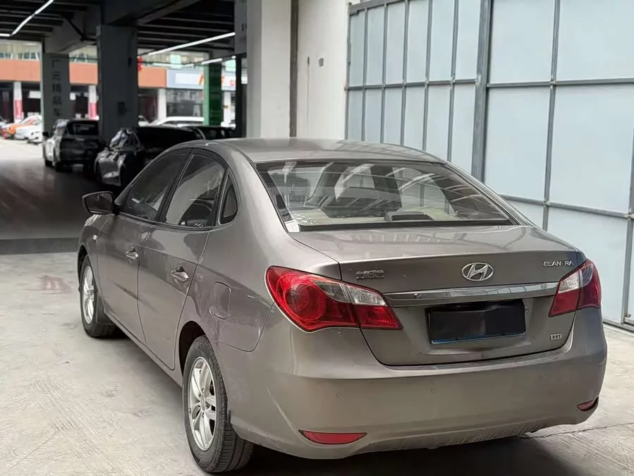 Hyundai Elantra / Celesta