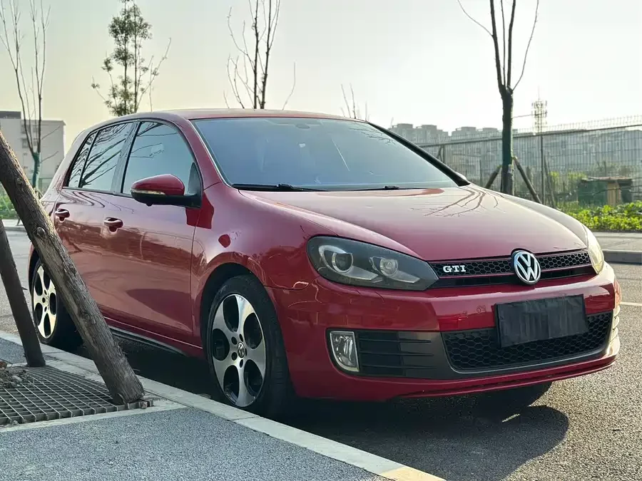 Volkswagen Golf GTI