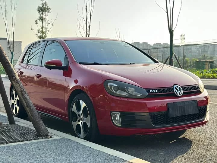 Volkswagen Golf GTI