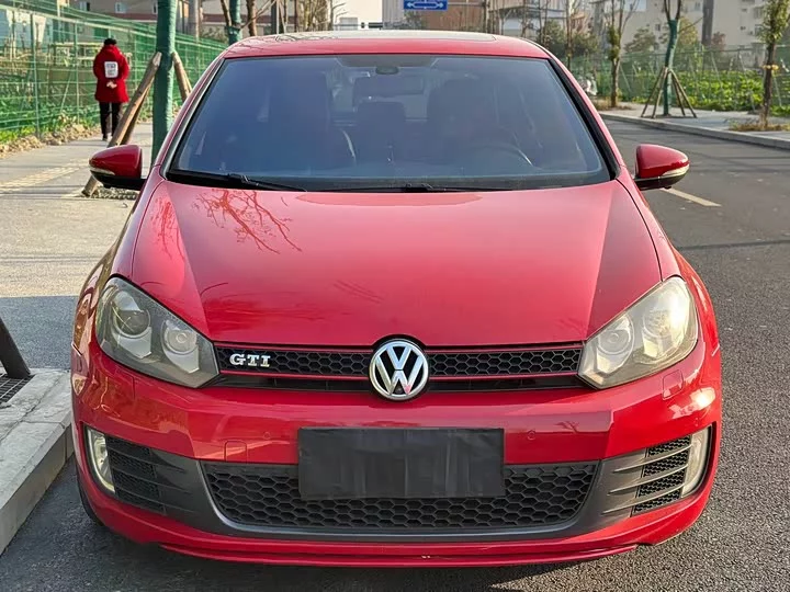 Volkswagen Golf GTI