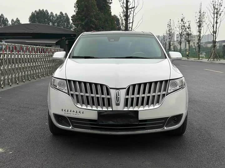 Lincoln MKT