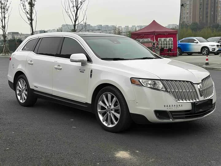Lincoln MKT