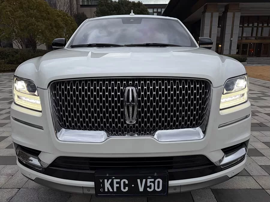 Lincoln Navigator