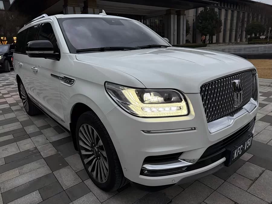 Lincoln Navigator