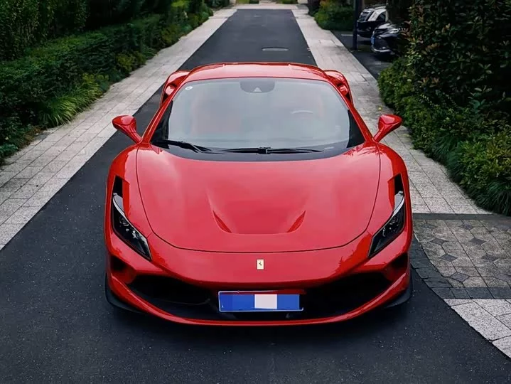ferrari F8