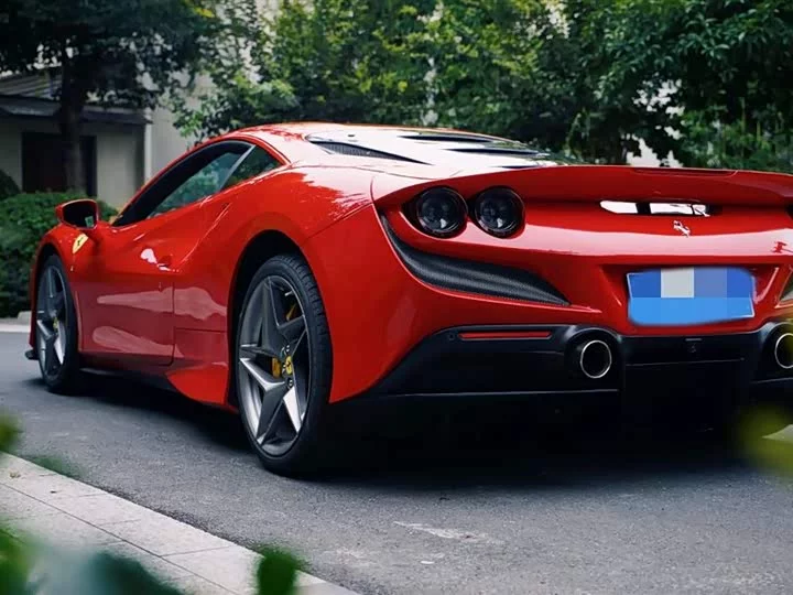 ferrari F8